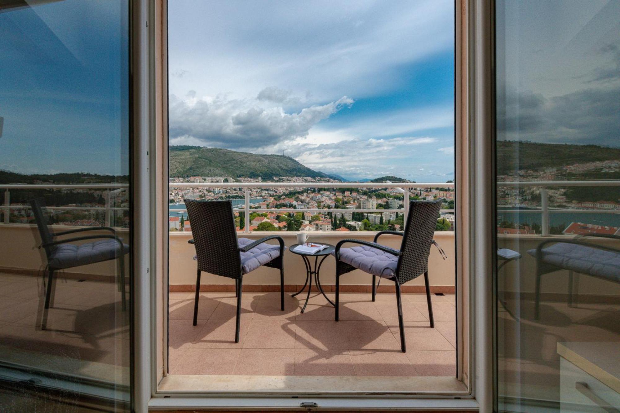 Apartment Mirna Ragusa Esterno foto